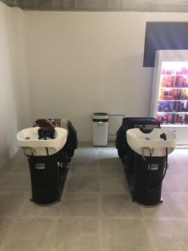 【西元町】≪業務委託・パート・正社員から選択できる≫≪実働7時間でもOK≫≪業務委託は完全自由出勤≫≪土日休みOK！≫≪連休OK！≫≪材料費はサロン負担≫自分の働きたい時間に働ける！お子さんがいる方でも柔軟に対応できますので、なんでもご相談ください！「partager（パルタジェ）」からスタイリスト（美容師）の求人☆★