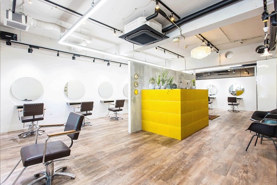 【西梅田】≪社会保険完備≫集客力、抜群！人気のトレンド発信サロン。ブランディングに力を入れたい方や外部への発信をしていきたい方にオススメ。「CYAN by artefice（シアンバイアルテフィーチェ）」からスタイリスト（美容師）の求人☆★☆