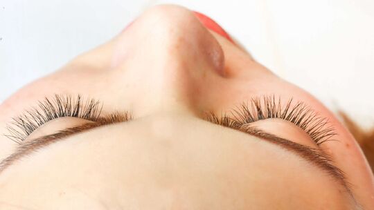 【今福鶴見】18:00最終受付の正社員★経験者募集★ 日曜日・祝日休み 経験を活かして仕事とプライベートの両立が出来る勤務体制です☆Stella Maris（ステラマリス）からアイラッシュサロン☆アイリスト（アイデザイナー・まつ毛エクステ）の求人★☆★