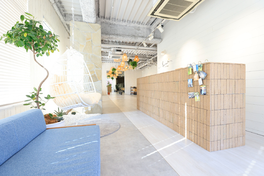 【高崎駅】≪客単価10000円≫≪ママさんの応募も歓迎≫≪社会保険完備≫チームワークを大切にしながら働きたい方必見！スタッフ同士の仲も良いため、楽しく働くことができます！「Lumi 高崎店（ルミタカサキテン）」からスタイリスト（美容師）の求人☆★