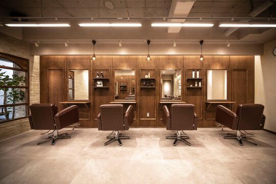 【博多駅前】≪完全自由出勤制度≫≪社会保険完備≫≪完全マンツーマン≫トリートメント&スパが大人気の髪質改善特化型サロン！「CLUTCH 博多（クラッチハカタ）」からスタイリスト（美容師）の求人☆★