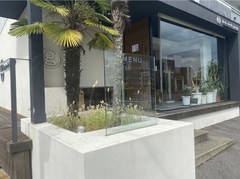 【市坪】≪未経験・新卒生OK≫≪社会保険完備≫≪実働8時間≫≪最短1年でスタイリストデビュー可能≫エクステ・デザインカラーが人気！アイラッシュ技術も学べるトータルビューティーサロン「hair circle geep 石井店（ヘアサークルジープイシイテン）」からアシスタント（美容師）の求人★☆