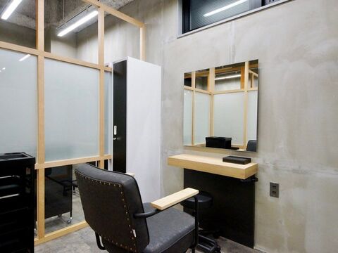 【なんば】≪完全マンツーマン≫≪自由出勤制≫≪永久保障給あり≫ヘアケアと髪質改善に特化した業務委託サロン！≪フリー40％／指名50％還元≫全席個室＆フラットシャンプー&平均単価1万円以上の人気サロン！「FRAME spa&treatment なんば店（フレームスパアンドトリートメントナンバテン）」からスタイリスト（美容師）の求人☆★