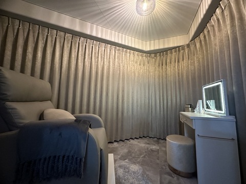 【谷町九丁目】≪自由出勤≫≪土日祝休みも柔軟に対応！≫≪正社員・業務委託・パートから選択OK≫レッスンが必要な場合はモデル集めサポートあり！メニュー豊富なトータルビューティーサロン「Li aile eye&nail 上本町（リエルアイアンドネイルウエホンマチ）」からネイリスト（ネイル）の求人☆☆