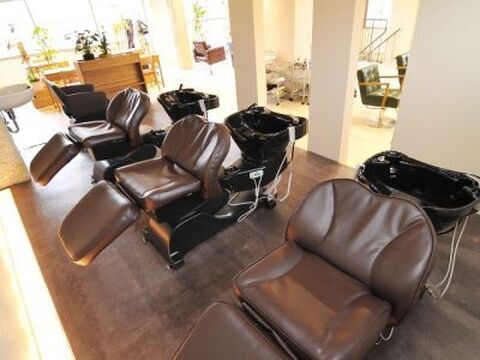 【古市】≪社会保険完備≫≪月給22万円＋歩合給≫≪完全週休二日制≫お客様の要望を汲み取る丁寧なカウンセリングとヘアケア重視の施術で高い再来率を実現！北欧風お洒落サロン「Ludi（ルーディ）」からスタイリスト（美容師）の求人★☆