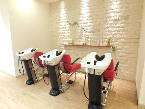 【阪神御影】≪毎週日曜休みも可能≫≪月6,7休みは月給24万円スタート!!≫≪平均退社19時♪≫産休育休など、女性に働きやすい環境を整えていますよ♪あなたのライフスタイルにあわせた働き方を選択できる“marry’s（マリーズ)”からスタイリスト（美容師）の求人☆★☆