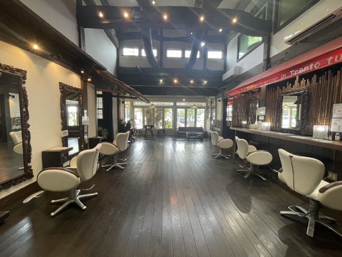 【桂】≪社会保険完備≫≪休日数や退社時間などプライベートも大切にしていける環境≫正社員、パート・アルバイト、業務委託とあなたのライフスタイルに合わせて働き方を選べます！バリのリゾート地のようなオシャレサロン「Cottage（コテージ）」からアシスタント（美容師）の求人☆★