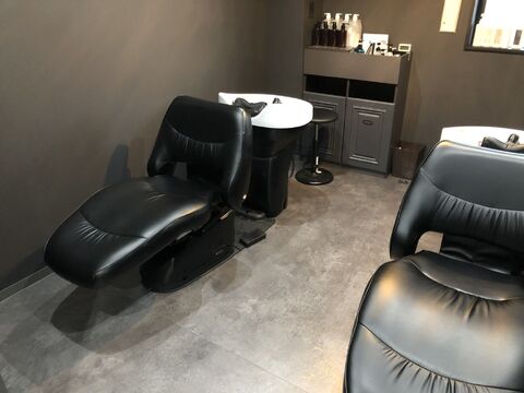 【京都市役所前】≪完全自由出勤≫≪指名売上55％／フリー売上45％還元≫≪20時までに退勤OK≫途中退店OK！土日休みや連休も取得可能なので自分のスタイルで働ける！委託サロン「Kroenen（クレーネン）」からスタイリスト（美容師）の求人★☆