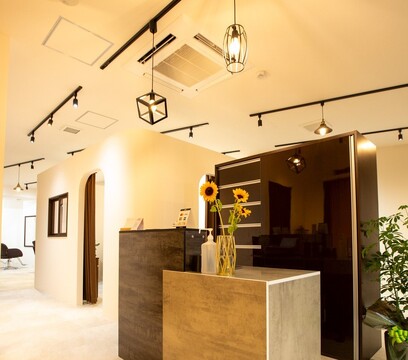 【阪神尼崎】≪完全週休2日制≫≪土日休み月1回OK≫≪未経験でもアイラッシュが学べる≫≪ママさん歓迎≫アイリストと兼任したい方大歓迎！アイリストは未経験でも丁寧に教えるので安心してください！「Salon de Vert（サロンドヴェール）」からスタイリスト（美容師）の求人☆☆