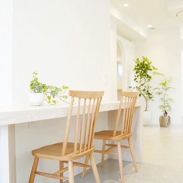 【京都市役所前】≪完全個室≫ ≪月給24万円～≫≪土日休みOK≫≪社会保険完備≫≪客単価1万超え≫≪客層20代30代がメイン≫正社員と業務委託を選択可能。『独立よりも豊かに』をコンセプトとした「Air（エアー）」からスタイリスト（美容師）の求人★☆