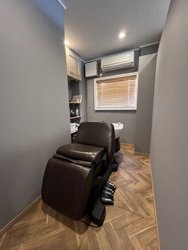 【甲子園口】≪月給22万円＋歩合≫≪土日休みの取得可能≫地域密着でお客様との距離が近い人気ヘアサロン！スタッフ同士の仲も良く、働きやすい環境です！カジュアルアンティークなアットホームサロン「Coeur（クール）」からアシスタント（美容師）の求人☆★☆