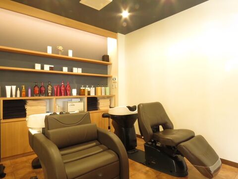 【備前西市】≪日曜定休あり≫≪パートは平日のみでもOK≫≪連休あり≫≪交通費支給あり≫アットホームで落ち着いた雰囲気の女性スタッフオンリーサロン！「Hair Salon spur（ヘアーサロンシュプール）」からスタイリスト（美容師）の求人☆☆