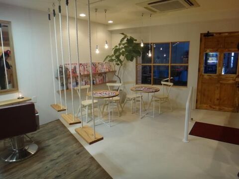 【豊中】≪完全週休二日制≫≪駅チカ≫≪ブランク明けの方でもOK≫UNIVER logos（ユニバー ロゴス）”からスタイリスト（美容師）の求人☆☆