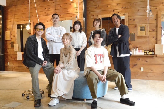 【椥辻】≪完全週休2日制≫≪月給20万円≫≪社会保険完備≫≪最短1年4ヵ月でデビュー可能≫平均退社時間19時30分頃！営業時間内レッスン可能！アットホームな小規模サロン！「Hair Make LANTERN（ヘアメイクランタン）」からアシスタント(美容師)の求人☆★☆