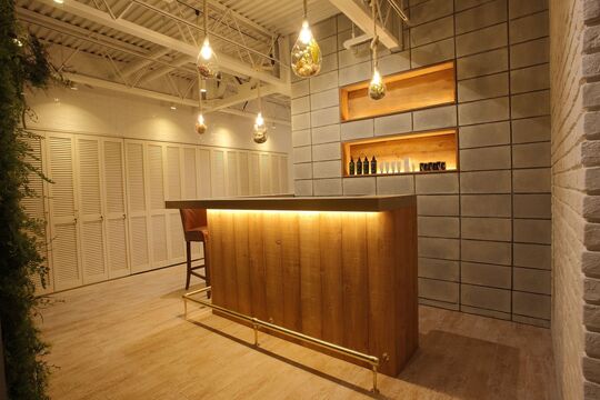 【烏丸】≪指名50〜60％／フリー40〜50%≫流行りの商材も豊富なので単価アップもしやすい！店内もこだわりの空間でおしゃれ！稼ぎながらプライベートも充実◎「elto 四条烏丸 eyelash&nail（エルトシジョウカラスマアイラッシュアンドネイル）」からネイリスト（ネイル）の求人★☆★