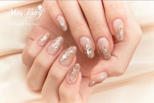 【銀座】≪ボーナスあり≫≪未経験歓迎≫≪指名料全額バック≫≪数多くのコンテストの受賞歴あり≫≪社会保険完備≫在籍スタッフのほとんどが未経験からのスタート！研修環境も整っており、不安なくデビューを目指すことができます。福利厚生も充実しているため安心して働ける環境です！「May Fairy（メイフェアリー）」からネイリスト（ネイル）の求人☆☆