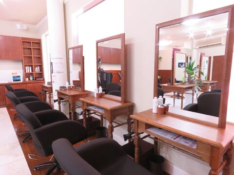 【春日】≪社会保険完備・駐車場完備≫幅広いお客様から人気のカラー専門店！リーズナブルな価格でオーガニックカラーを提供している「ヘアカラー専門店 タビアカラー（ヘアカラーセンモンテンタビアカラー）」からカラーリスト（美容師）の求人☆☆