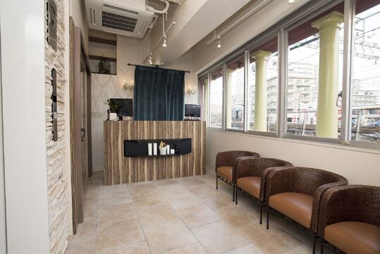 【新千葉】≪社会保険完備!!≫≪奨学金支援制度あり!!≫≪2万円で社員寮利用可能!!≫≪会社負担で慰安旅行あり≫≪未経験・新卒生OK!!≫≪パート・アルバイトも歓迎≫ライフスタイルに合わせて働き方も選べる!!施術スピードが売りの地域密着型アットホームサロン♪♪「Be Closet（ビークローゼット）」からアイリスト（アイデザイナー・まつげエクステ）の求人☆☆