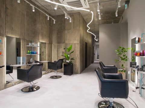 【高岳】≪完全週休2日制≫≪土日祝休みOK≫≪社会保険完備≫≪夏季休暇あり≫≪年末年始休暇あり≫流行りの韓国スタイル×髪質改善が人気のサロン！スタッフの意見を大切にしており、働きやすい環境が整っています！「Vale（ベール）」からアシスタント（美容師）の求人★☆★