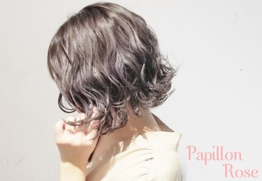 【国体道路】幅広いメニューを取り揃えお客様の希望にお応えします。世代を問わず多くのお客様が来店されるのでたくさん関わりをもつことができるヘアサロン「Papillon Rose（パピヨン ロゼ）」からスタイリスト（美容師）の求人☆★