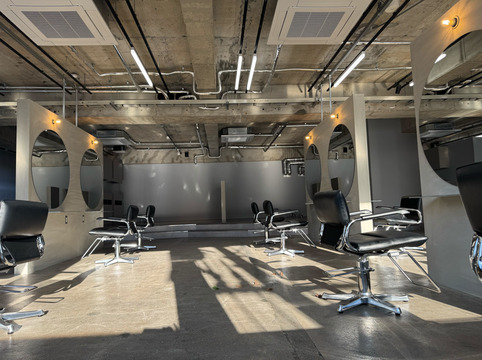 【JR元町】≪社会保険完備≫≪完全週休2日≫≪入客チャンスあり≫新規入客のチャンスも多いため、顧客のいない方にもオススメです！「LIRA CUORE（リラクオーレ）」からスタイリスト（美容師）の求人☆☆