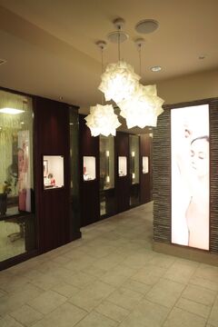 【三宮】≪社会保険完備≫≪完全週休2日☆年間休日120日以上≫≪土日の相談OK≫≪日祝はいつもより早く退勤可能≫≪社会保険完備≫≪残業なし≫高級感溢れるトータルビューティーサロン″A-cura（アクラ）″ アイラッシュ部門の立ち上げになりますので、実力を試したい方にはとってもお勧め☆☆アイリスト（アイデザイナー・まつげエクステ）の求人★☆★