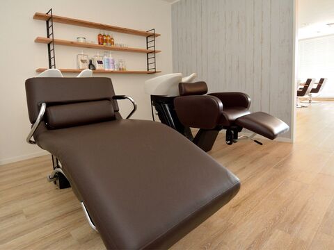 【富雄】≪社会保険完備＆月給23万円〜≫入客チャンス有り！≪完全週休二日≫メリハリをつけて働いていけますよ！！長く活躍できるお店作りをしていきますよ！「ARDY HAIR 富雄店（アールディヘアートミオテン）」からスタイリスト（美容師）の求人☆★☆