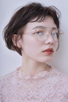 【梅田】≪月給22万円≫≪完全週休2日≫≪有給休暇あり≫≪社会保険完備≫≪早番遅番制≫営業中のレッスンと、卓越したサロンワークで日々学びがあります！労働条件も整う人気サロン「luve heart’s And Be umeda（ラブハーツアンドビーウメダ）」からアシスタント（美容師）の求人☆★