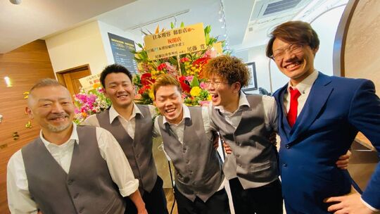 【北加賀屋】≪技術者・日当13200円保証≫≪早くて19時、遅くて20時に退勤≫≪月20〜25日出勤の選択制≫≪社保あり正社員と業務委託あり≫長く安心して働くなら地域密着の理容室です！退勤時間も早く、プライベートも充実できますよ！「日本理容 加賀屋店（ニホンリヨウカガヤテン）」から理容師（理容室）の求人★☆