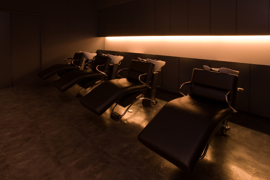 【中川】≪社会保険完備・充実の福利厚生・半休制度あり≫プライベートも大切にしながら長く活躍できる環境です！地元山口から最新のトレンドを発信しませんか！大人女性中心に根強い人気のへアサロン「Angelo おのだサンパーク店（アンジェロオノダサンパークテン）」からスタイリスト（美容師）の求人★☆