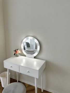 【鳳】≪フリー売上40％／指名50％還元≫≪独立支援あり≫平均のお給料は20〜50万円以上と頑張り次第で沢山稼げる環境！働く時間は自由！バリバリ働きたい女性を全力サポート！「WHITE EYE 鳳店（ホワイトアイオオトリテン）」からアイリスト（まつげエクステ・まつげパーマ・アイブロウ）の求人☆☆