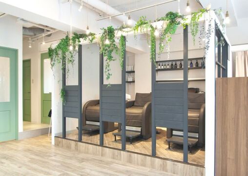 【西田辺】≪定着率91％≫≪社会保険完備の日祝定休≫≪企業型iDeCoへ加入できる！≫時短社員での勤務も可能！有休取得推奨＆平均退社18:30でプライベートも充実！安定の集客力で入客チャンスもバッチリ！産育休取得も可能。女性が永く美容師として活躍していけるサロン「emt（エント）」からスタイリスト（美容師）の求人☆☆