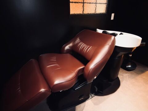 【天王寺】≪月8日休み≫≪入客チャンスあり≫≪月給24万円～≫スタッフみんなが気持ち良く、働きやすいと思える環境です！丁寧なカウンセリングと髪質改善がウリのサロン「LoE（ロエ）」からスタイリスト（美容師）の求人★☆