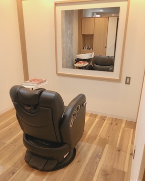 【桂】≪月8日休み≫≪土日休み可能≫≪社会保険完備≫≪賞与あり≫≪スタイリストオンリー≫完全個室の髪質改善サロン！平均客単価16000円の高単価サロンです！税抜60万円以上の売上でフレックスでの勤務が可能！幅広い年齢層のスタッフが活躍中！「Lien（リアン）」からスタイリスト（美容師）の求人☆★☆