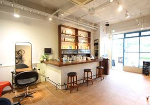 【上本町】東京のサロンで経験した技術を個々のレベルに合わせて丁寧に指導！お客様と共に成長を続ける地域密着型アットホームサロン“accueil（アクーユ）”からアシスタント（美容師）の求人★☆★