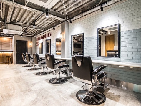 【吉祥寺駅】 ◆フリー40〜50％／指名47〜65％還元◆保障給あり◆20時までの勤務OK◆抜群の集客で月収50万円以上稼ぐスタッフさんが多数活躍中！トレンドとカッコ良さを落とし込んだヘアを創り上げる「EIGHT MEN 吉祥寺店（エイトメンキチジョウジテン）」からスタイリスト（美容師）の求人★☆