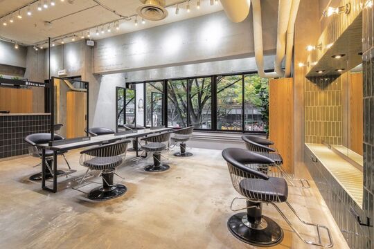 【仙台駅】◆完全週休2日制・社会保険完備◆関東の有名サロンが仙台に上陸！美容師の地位向上を目指すサロンです！クオリティーの高い美容師を目指せる「Reve by Lond 仙台（レーヴバイロンドセンダイ）」からアシスタント（美容師）の求人☆★