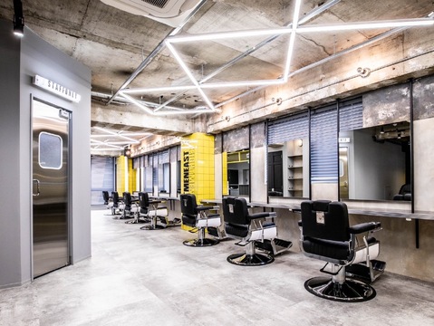 【池袋】◆社会保険完備・月8日休み選択可能・最短1年デビュー◆営業時間内のレッスンで効率よく学べます！数多くのお客様が来店されるので、入客経験が積みやすいのも魅力のメンズ特化サロン！「EIGHT MEN 池袋東口店（エイトメンイケブクロヒガシグチテン）」からアシスタント（美容師）の求人★☆