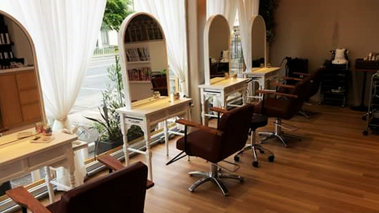 【下松】≪社会保険完備≫≪日祝定休≫≪産休,育休制度あり≫18時閉店でレッスン等もないので家庭と両立しながら活躍できる環境ですよ「annie（アニー）」からスタイリスト（美容師）の求人☆☆