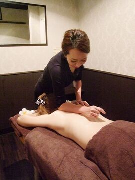 【河原町】未経験OK☆ライフスタイルに合わせた働き方ができるサロン!人間関係◎、駅ちか路面店の好立地！”庵（イオリ）”からリラクゼーションスタッフの募集★★