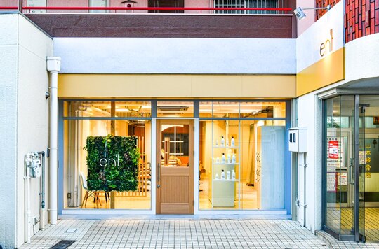 【千林】≪社会保険完備＆月8,9日休み≫≪18,19時台に退勤可能≫≪最短1年半～2年でスタイリストデビュー≫面倒見の良いオーナーさんやスタッフさんの中で、あなたもステップUPしていきませんか？大人女性が寛げる地域の人気サロン「en't（エント）」からアシスタント（美容師）の求人☆☆