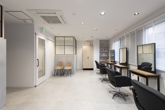 【大宮】≪社会保険完備≫≪有給休暇あり≫好待遇で働くことができます！髪質改善メニューが人気！フランスの三ツ星をとったハーブティーと美容室のコラボレーションサロンです！「ALLMYTEA Beauty more+（オールマイティービューティーモア）」からスタイリスト（美容師）の求人☆☆