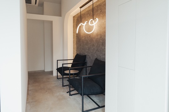 【JR和歌山駅】≪未経験・新卒生OK≫≪社会保険完備≫≪完全週休2日制／土日祝休み月2回OK≫≪実働8時間／営業時間19時まで／営業時間内レッスン≫男女問わず来店される人気アイブロウサロン！「Blange homme（ブランジュオム）」からアイブロウリストの求人☆☆