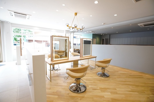 【下祗園】≪月給20.8万円＋歩合≫≪有給休暇あり≫≪パートは週1日からOK≫≪社会保険完備≫元気提供業！親身なカウンセリングと丁寧な施術で長く地域で愛されるサロン！「LARANJE GION（ラランジェギオン）」からスタイリスト（美容師）の求人☆★