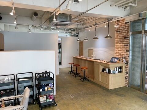 【三条】≪オープニングスタッフ大募集≫≪週休3日制≫≪月給22万円≫≪社会保険完備≫最短2年〜2年半でデビュー可能！！休日が多いので長く美容師を続けられるサロン！「Siesta（シエスタ）」からアシスタント（美容師）の求人☆★