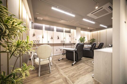 【小倉駅】≪5.5時間勤務・正社員登用あり≫安心のカリキュラムで一人ひとりにピッタリなペースでネイリストデビューを目指せるトータルビューティーサロン「Loves Laughs 小倉魚町店（ラブズラフズコクラウオマチテン）」からネイリスト（ネイル）の求人☆☆