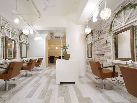 【伊丹駅】≪フリー 40％～47％・指名売上 50％～67％還元≫≪自由出勤制≫≪20 時退店≫≪完全マンツーマン施術≫抜群の集客力により新規のお客様も多数ご来店されています！働きやすい環境作りに力を入れています☆Baby Fairy 伊丹店（ベビーフェアリーイタミテン）からスタイリスト（美容師）の求人☆★☆