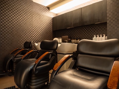 【苦楽園口】≪完全週休二日制≫≪土日休みOK≫≪社会保険完備≫≪キッズスペース完備≫働きやすい環境です！ショートカットやグレイカラーを得意としている少人数制のプライベートサロン「CuCuLa（キュキュラ）」からアシスタント（美容師）の求人☆★