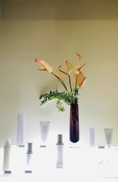 【山口駅】≪社会保険完備・月8日休み・女性専用寮あり・営業18時まで≫子育て中のママさんや一人暮らしの女性が働きやすい環境です！女性専用寮や育児でブランクが空いてしまったママさんにも優しい研修制度がそろってます！デザインカラー・ヘッドスパが得意なヘアサロン「AMIX hair works 山口店（アミックスヘアーワークスヤマグチテン）」からアシスタント（美容師）の求人★☆