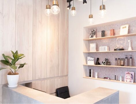 【梅田】≪フリー40％／指名50〜60％還元≫≪指名料全額還元≫≪マンツーマンでの施術≫自由出勤制！スタッフさんが働きやすい環境を整えており、プライベートもしっかり充実させることが出来るサロン「ALLYS 梅田（アリーズウメダ）」からスタイリスト（美容師）の求人★☆